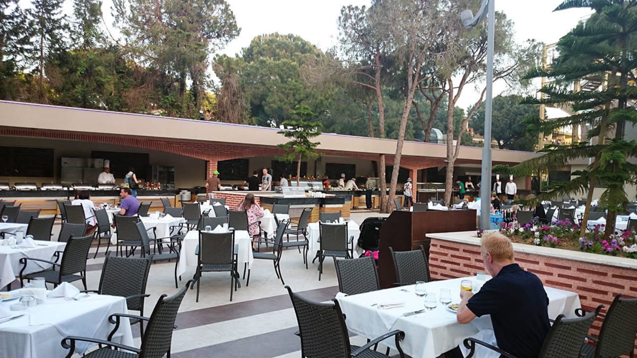 Restaurant-Terrasse Papillon Ayscha