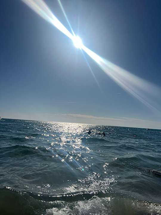 Strand Well Palace Side