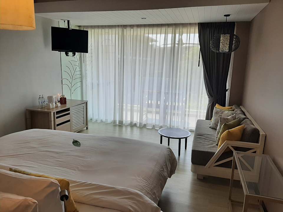 Zimmer The Leaf on The Sands by Katathani