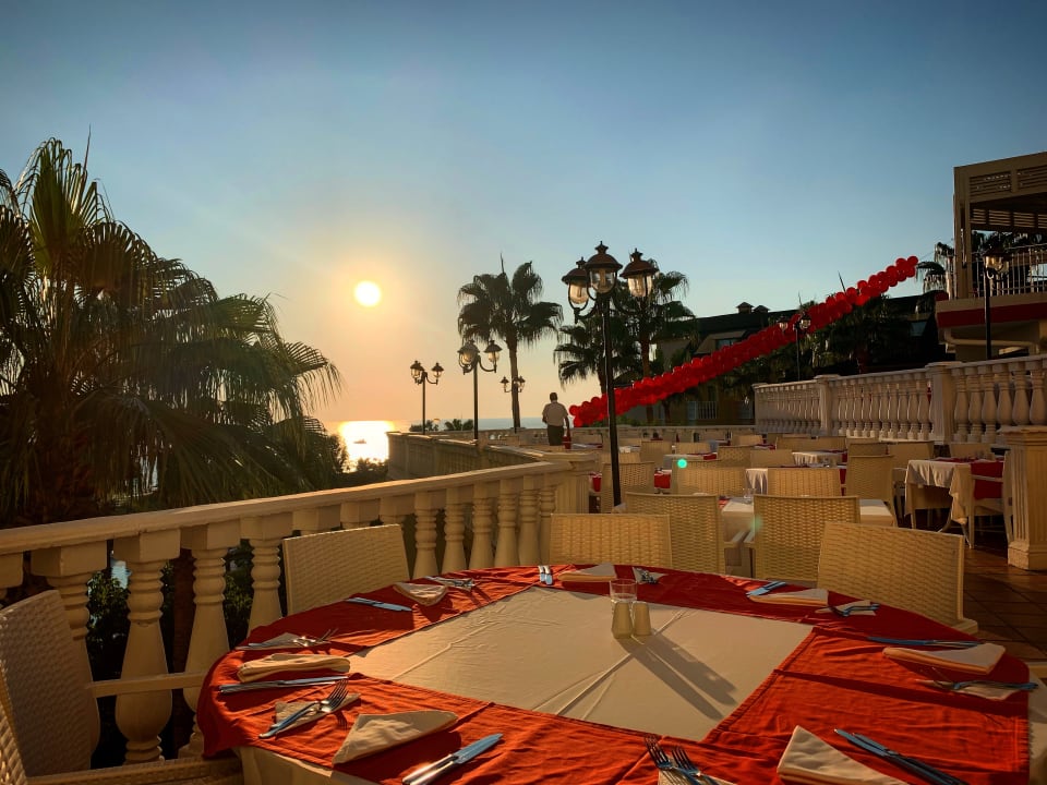 Gastro Iz Flower Side Beach Hotel