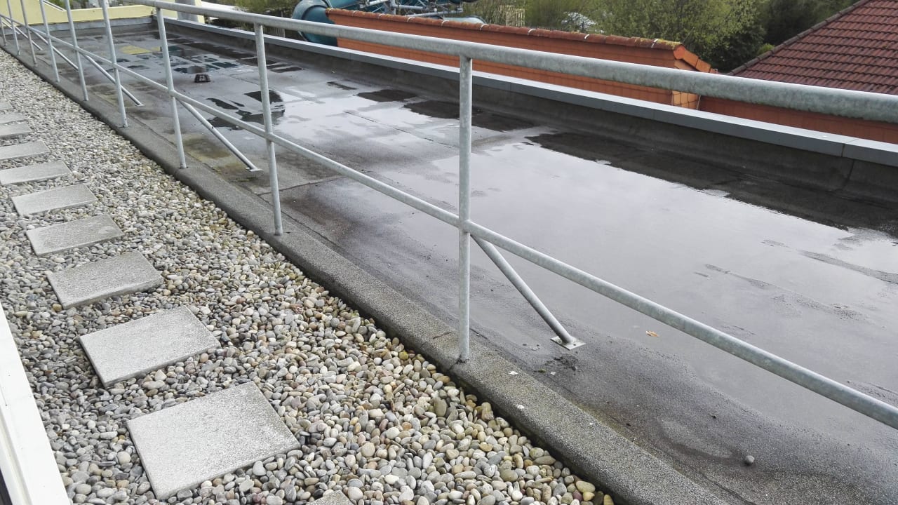 Fehlkonstruktion und Aussicht vom Zimmer Center Parcs Park Nordseeküste