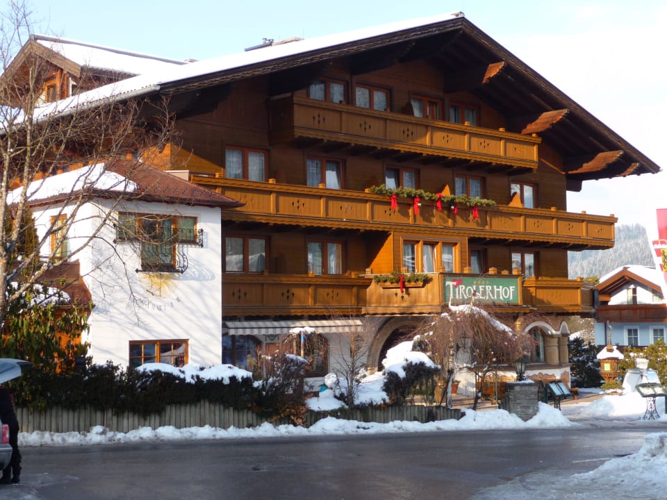 Front view of the hotel Hotel Tirolerhof