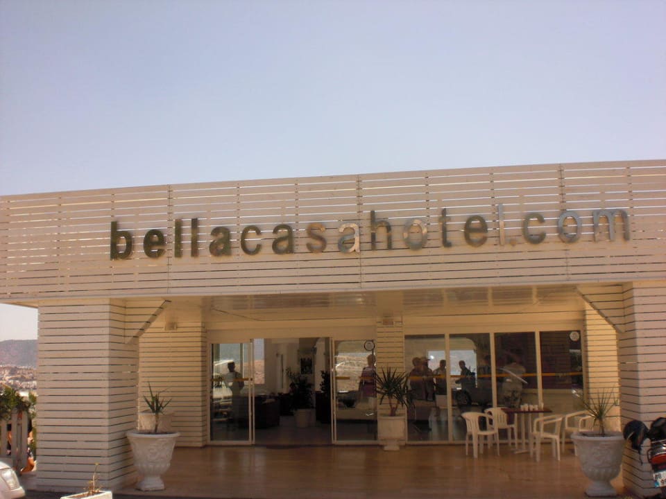 Der Eingang Hotel Bellacasa