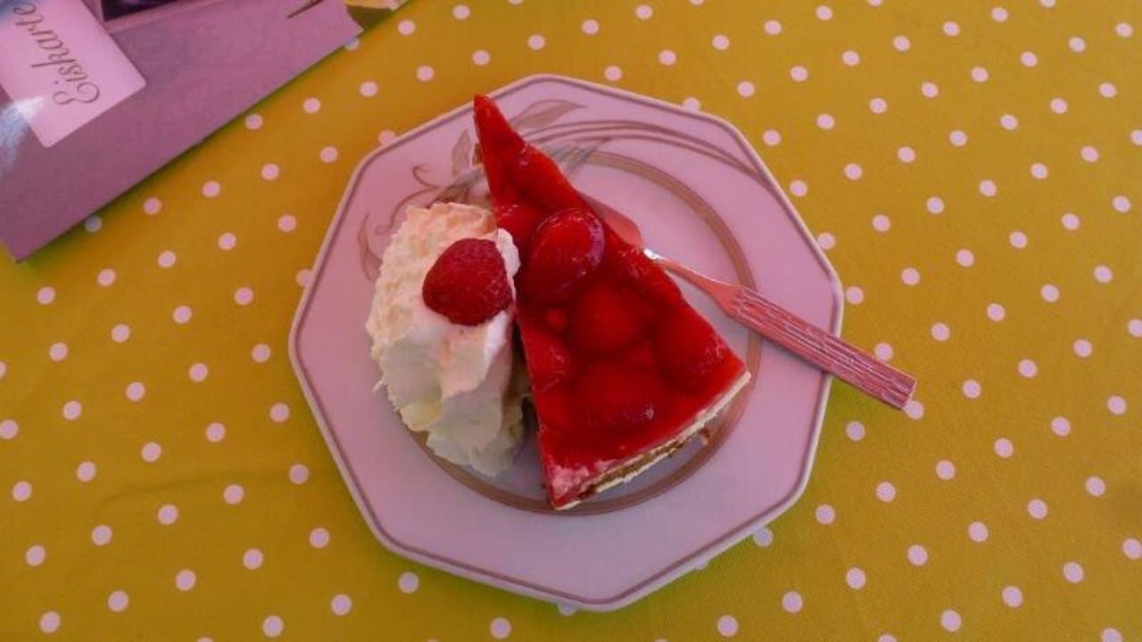 Lecker selbstgebackene Torte Pension Bettina
