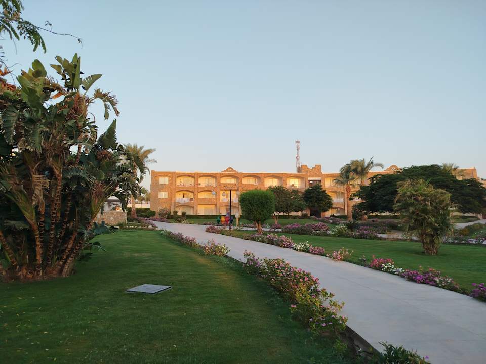 Gartenanlage Brayka Bay Resort