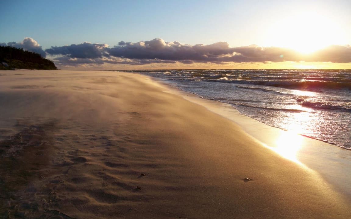 Feiner langer Sandstrand an der Ossee Hotel Senator