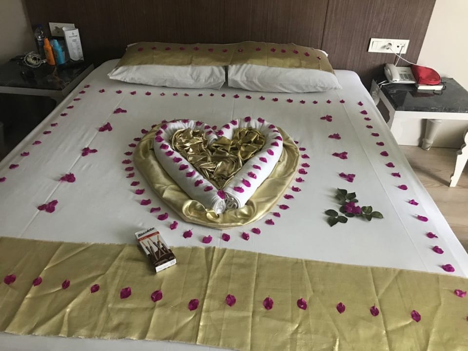 Zimmer Port Side Resort Hotel