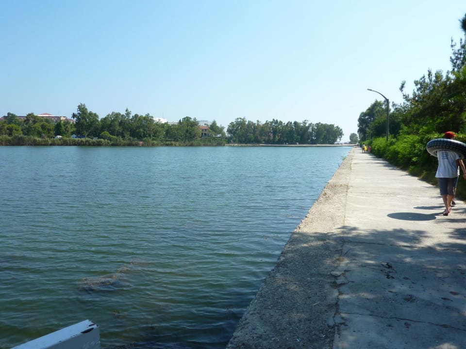 Chemin vers la plage Marvida Family Eco