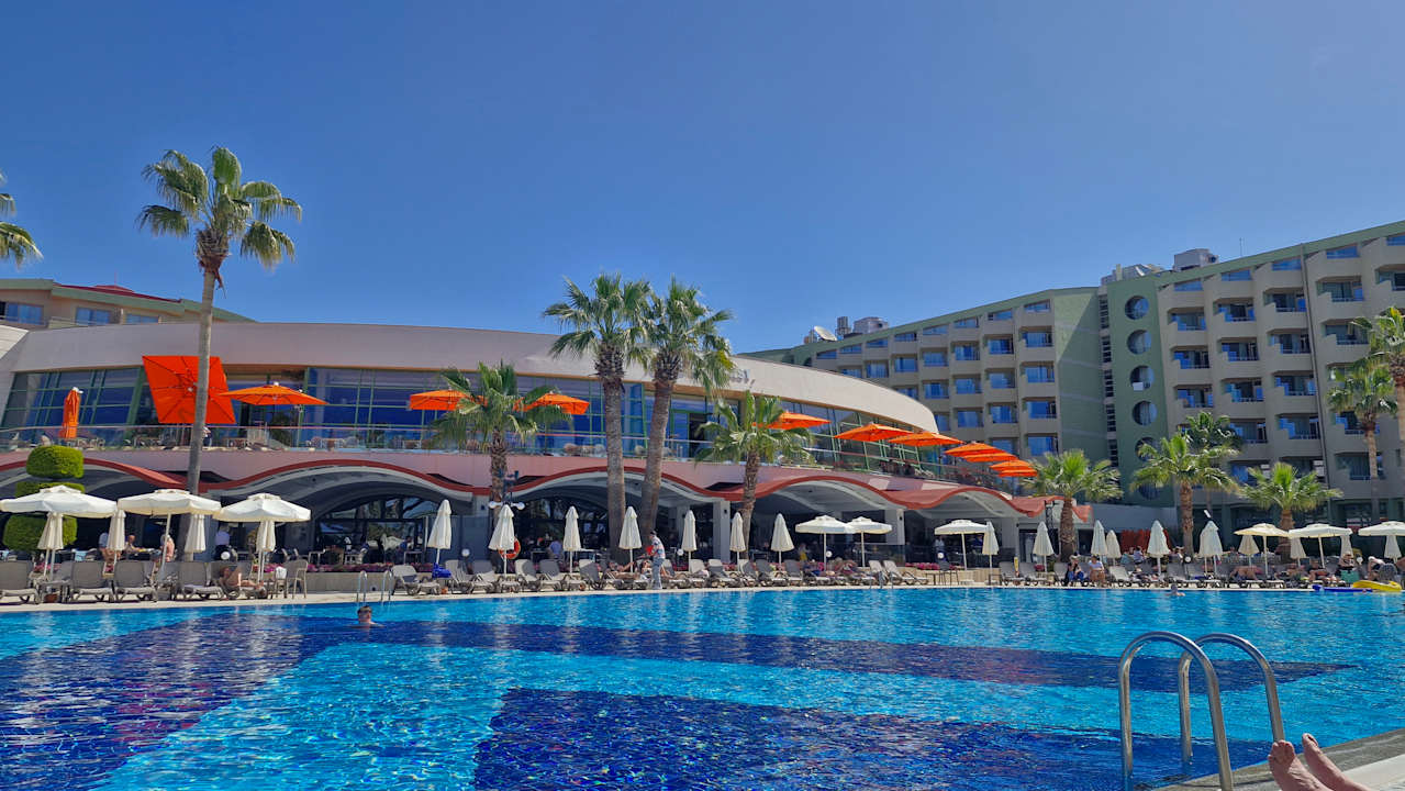 Pool VONRESORT Golden Coast