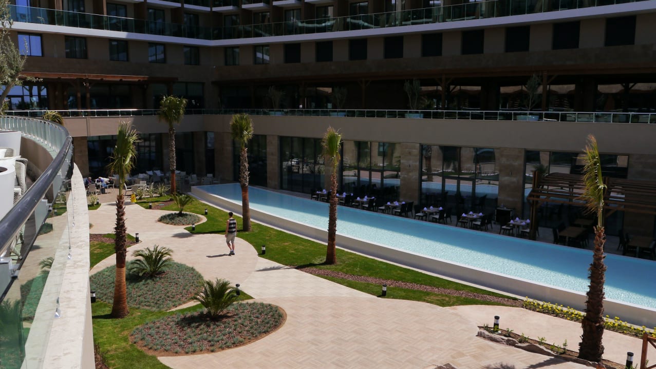 Sicht vom Pool aus Aska Lara Resort & Spa