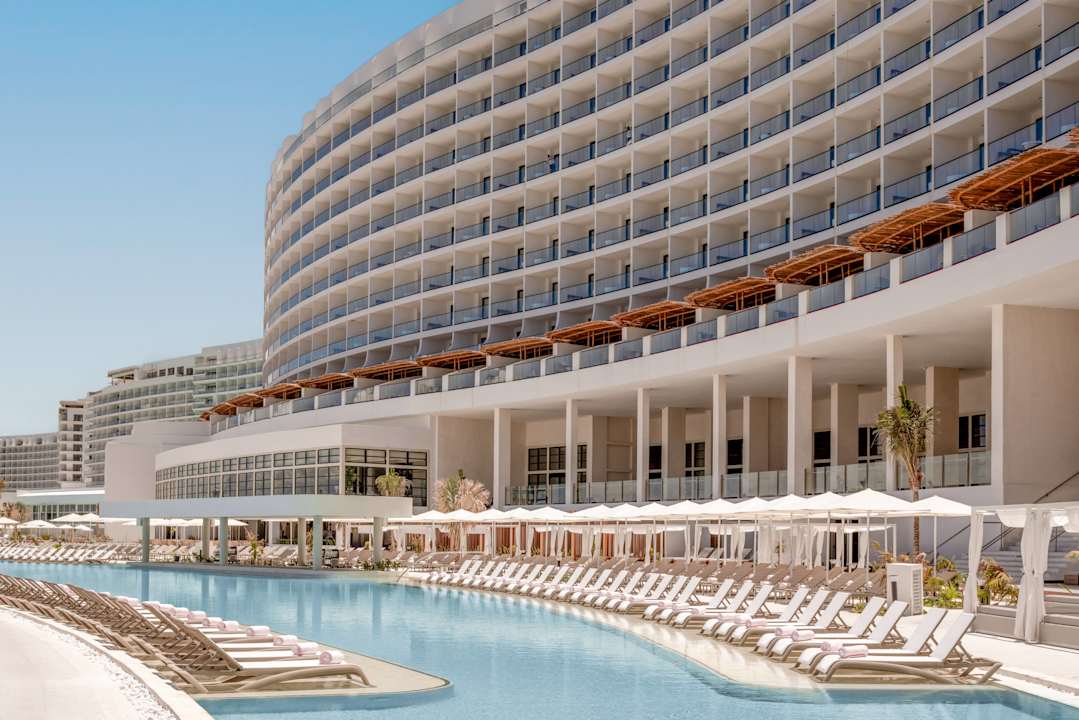 Pool AVA Resort Cancun - All Inclusive