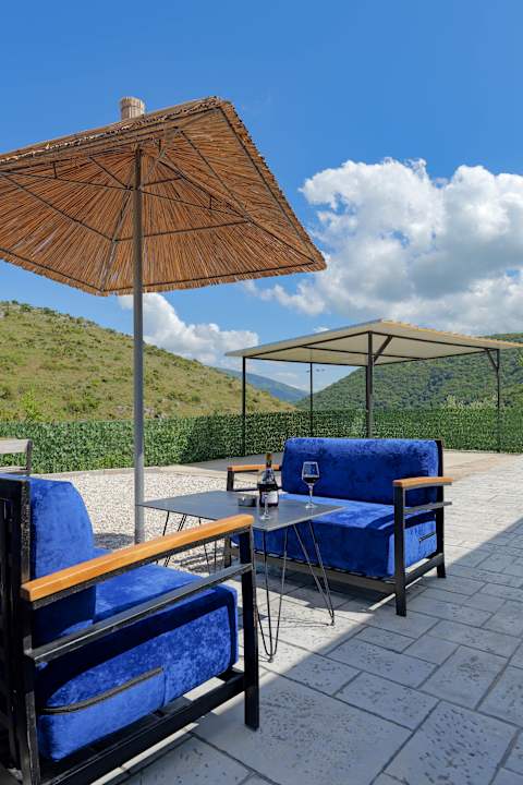 Gastro Lago Calmo Villa