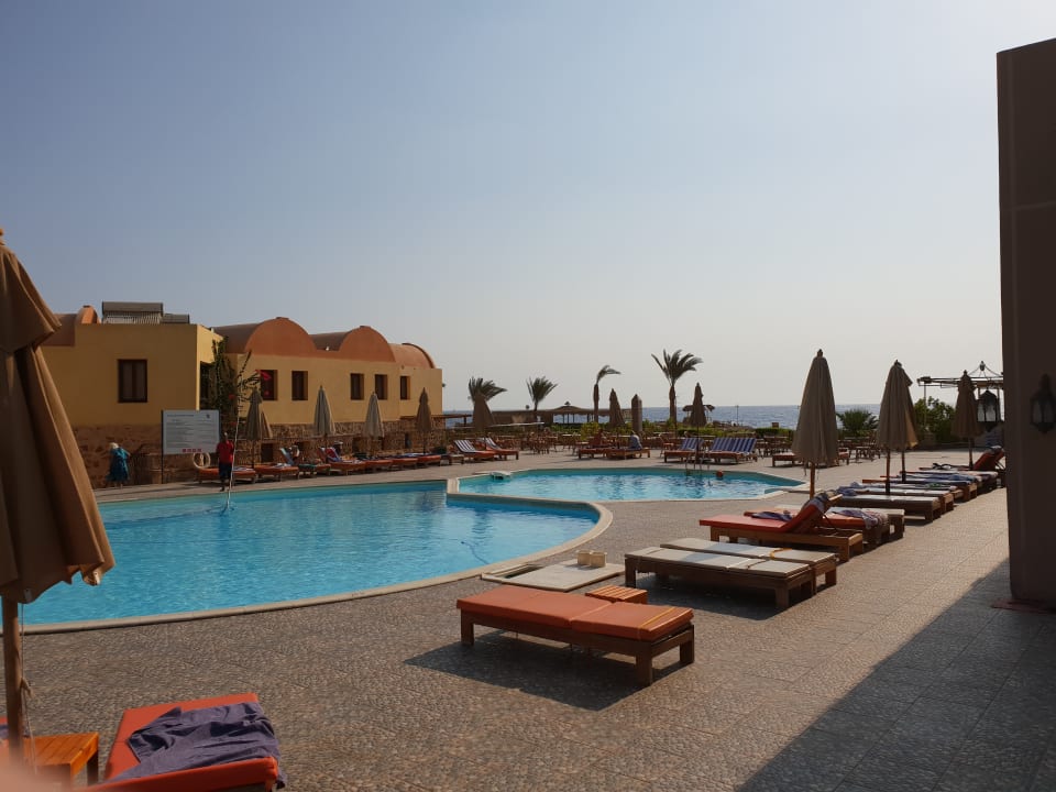 Pool Rohanou Beach Resort