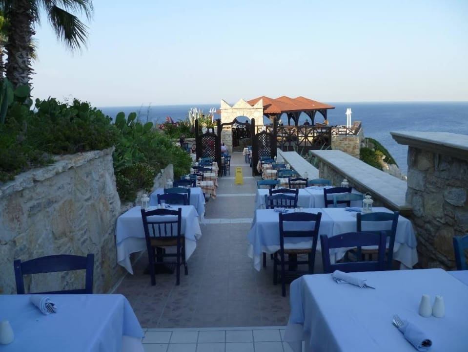 Auswahl zum Sitzen ist riesig Hotel Kalithea Horizon Royal