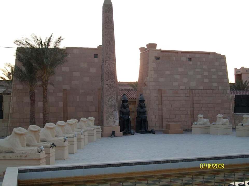 Nachbauten Pickalbatros Alf Leila Wa Leila Resort - Neverland Hurghada