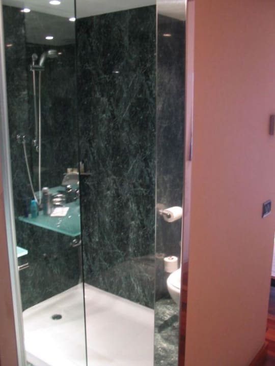 Bad Hotel Front Maritim