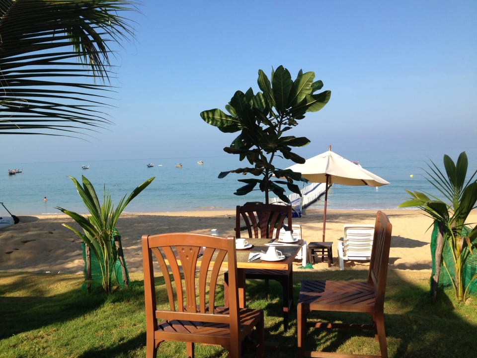 Frühstückstisch La Flora Khao Lak
