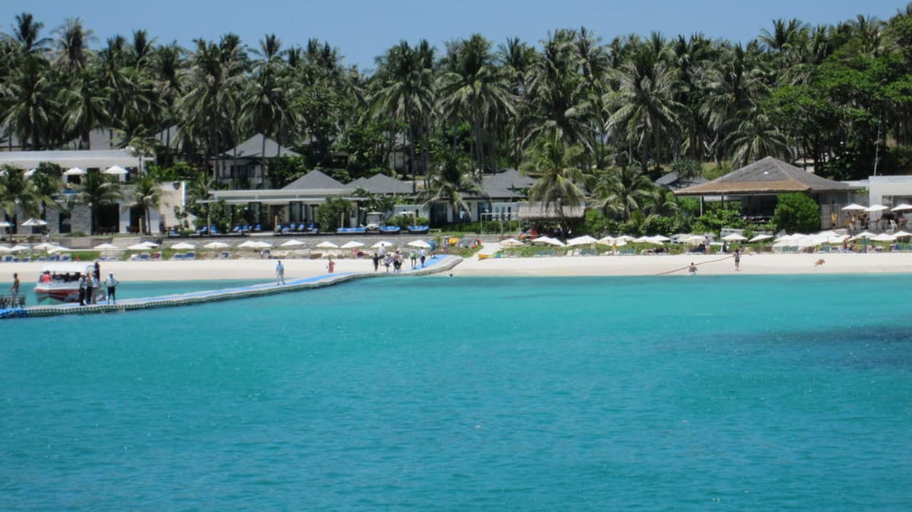 Blick auf  Racha Island Hotel The Racha