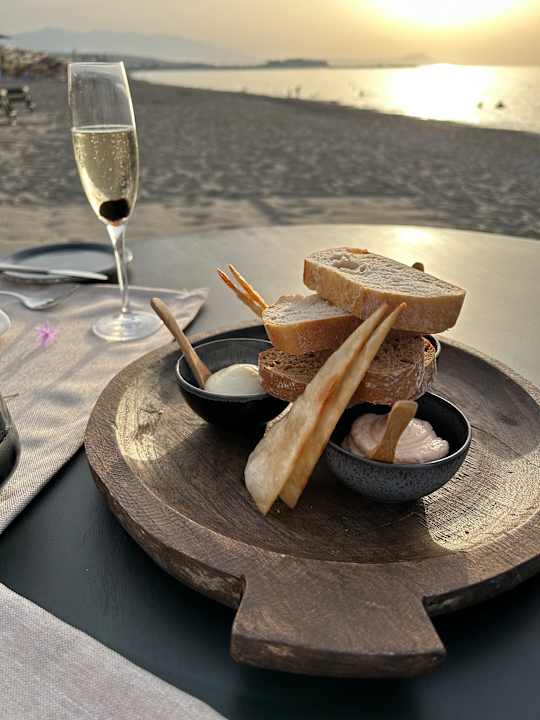 Gastro Ikones Seafront Luxury Suites