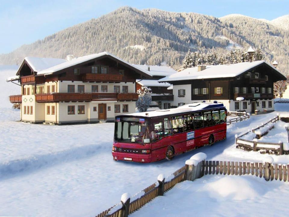 Skibus-Haltestelle vor dem Bauernhof Ferienhof Ransburggut