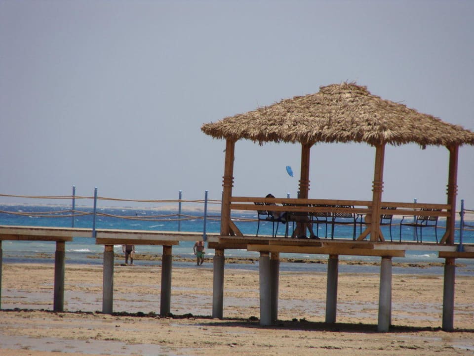 Altanka na molo Amwaj Beach Club Abu Soma Resort
