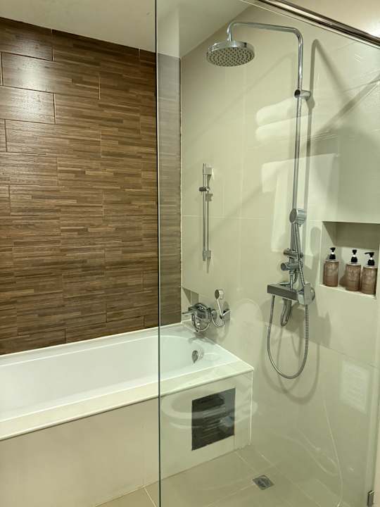 Zimmer Metropolis Suites Bangkok, Tapestry Collection by Hilton