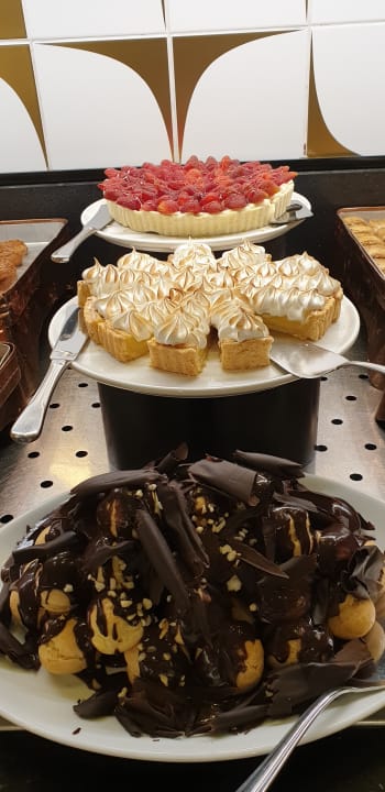 Gastro Xanadu Resort Hotel