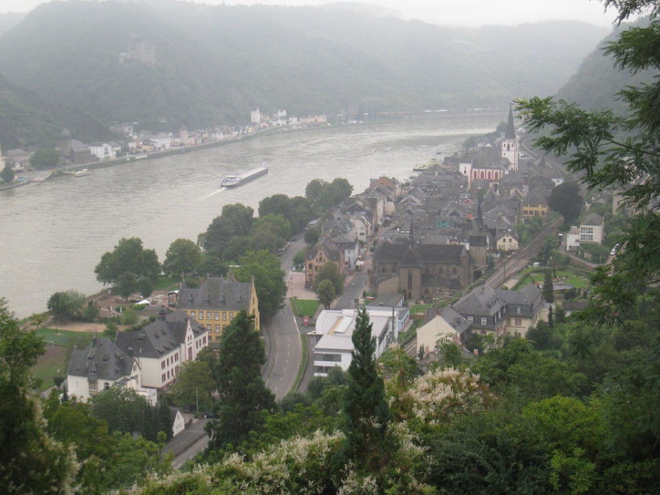 Blick vom Balkon auf den Rheinbogen Hotel Schloss Rheinfels