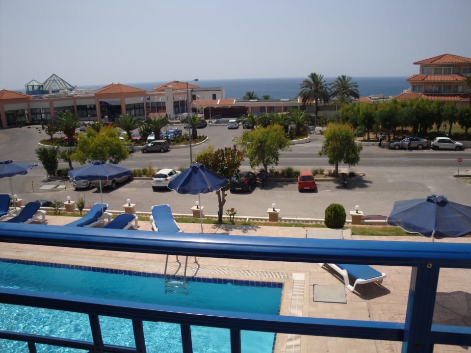 Blick von den gegenüberliegenden Studio`s Rodos Princess Beach Hotel & Spa