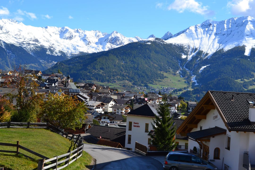 Zimmerausblick Straßenseite Baby- & Kinderhotel Laurentius