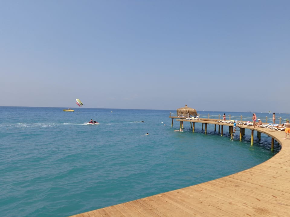 Steg vor dem Hotel Selectum Family Comfort Side