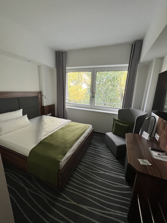 Zimmer Hotel number One