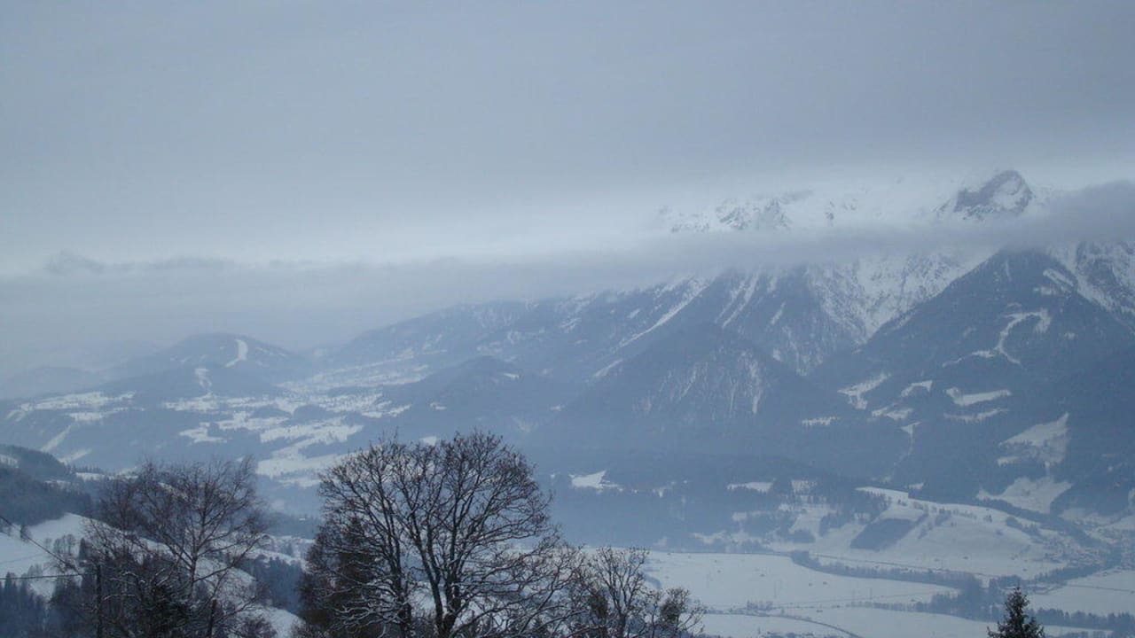 Blick ins Tal (Richtung Schladming) Hotel Loipoldhof