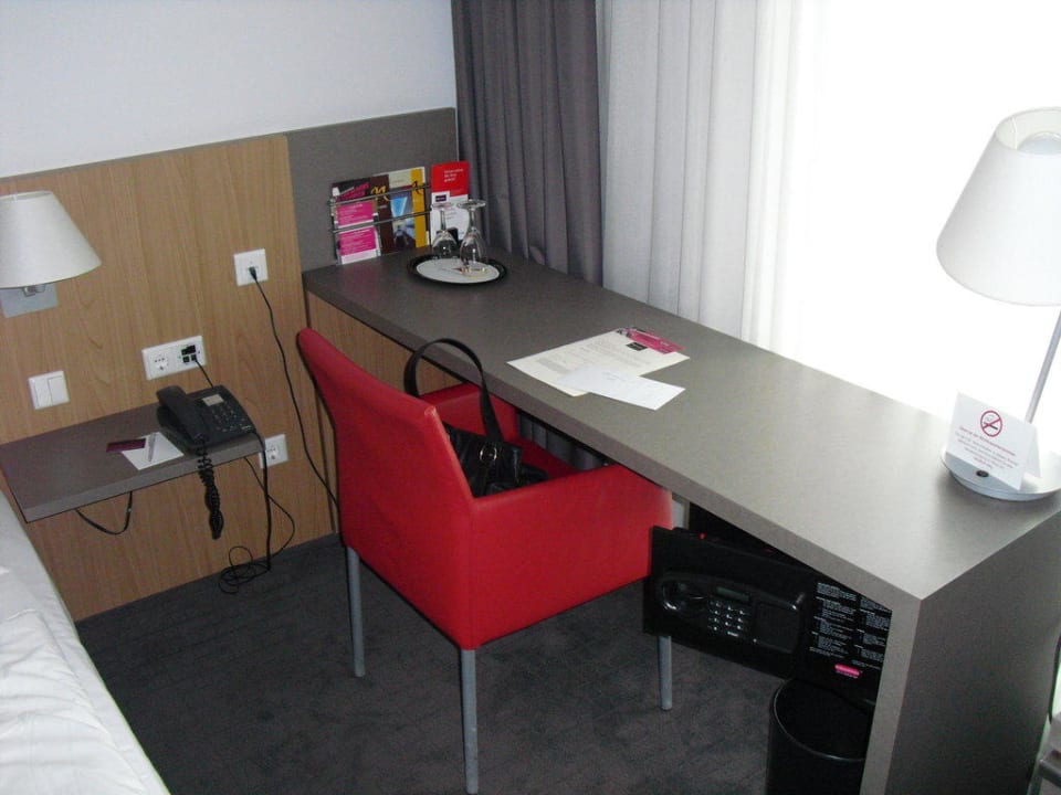 Zimmer 615 - Schreibtisch Mercure Hotel Hamburg Mitte