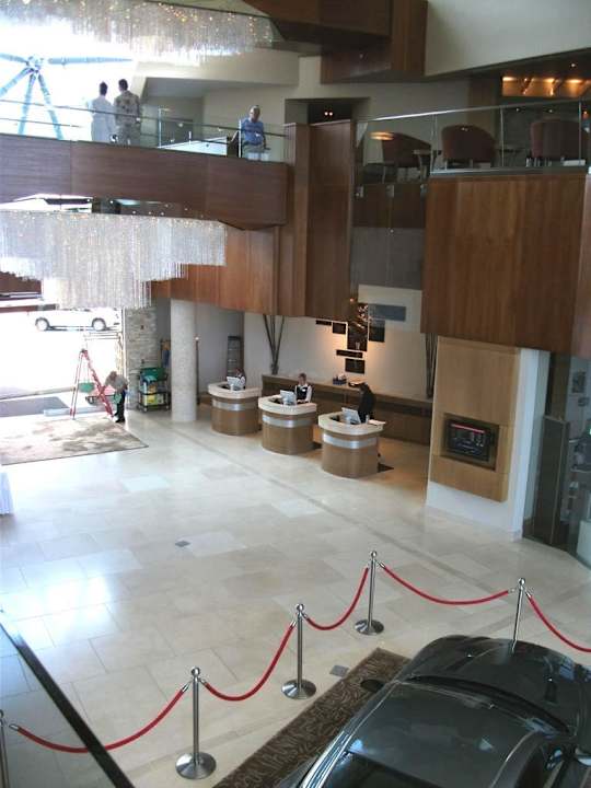 Eingang und die Rezeption Hotel Sparkling Hill Wellness