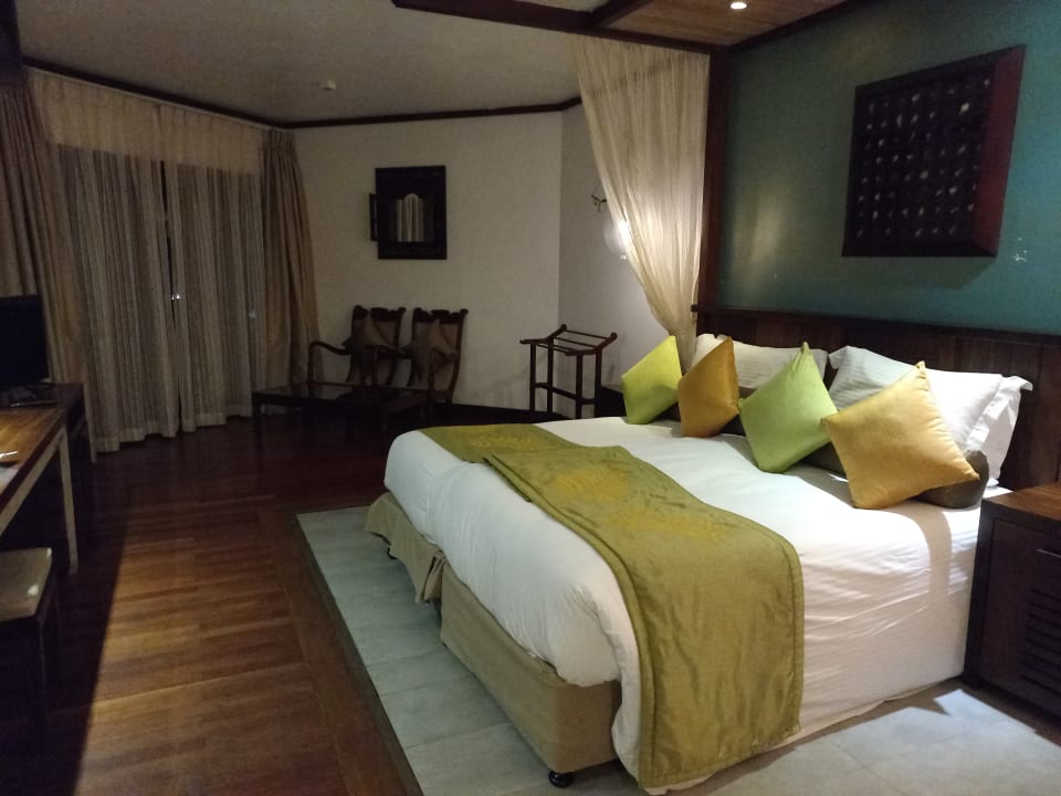 Zimmer Royal Palms Beach Hotel