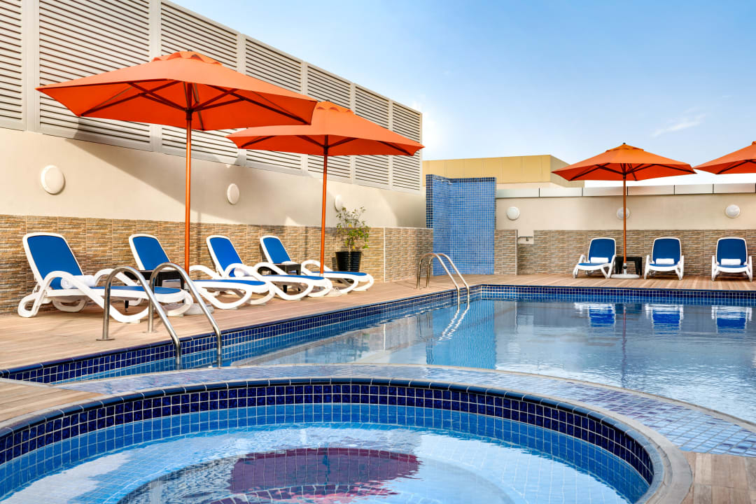 Pool Ramada By Wyndham Dubai Deira