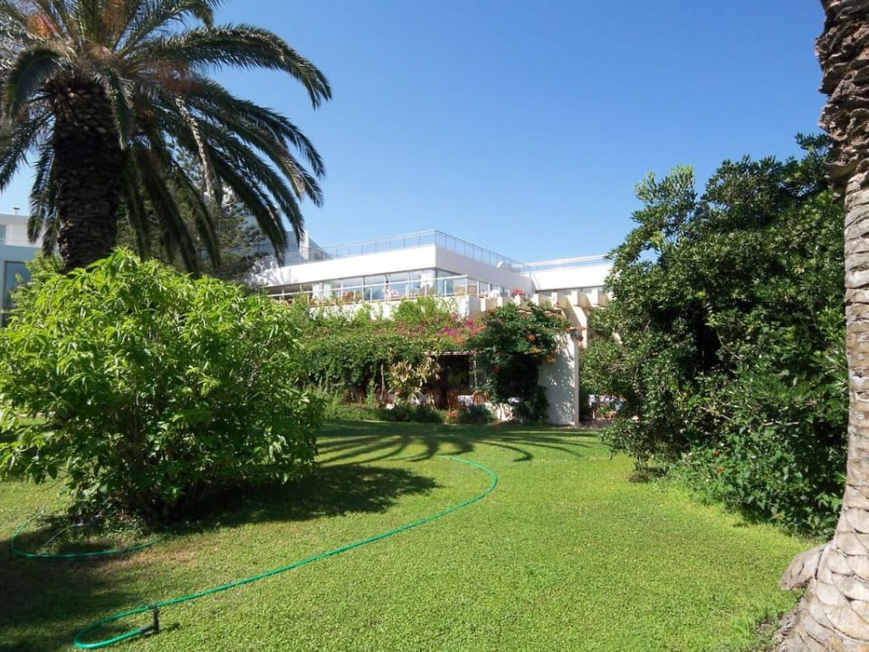 Das Hotel von außen Caravia Beach Hotel