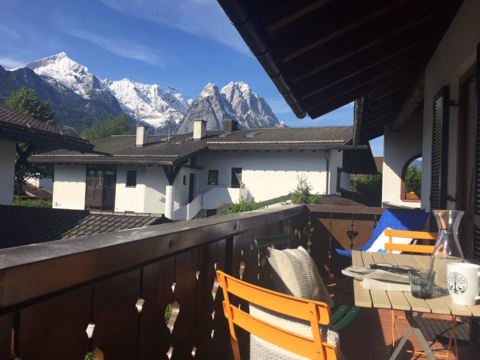 Wer will hier nicht frühstücken? Ferienwohnung Alpspitzliebe