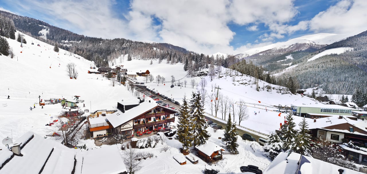 Außenansicht Schi- und Wanderhotel Berghof