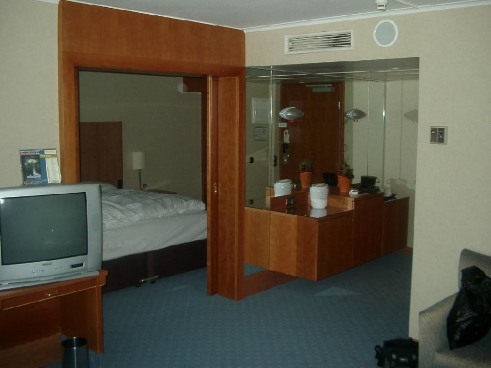 Suite - Blick ins Zimmer Sheraton Frankfurt Airport Hotel & Conference Center