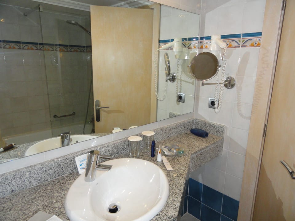 Sauberes Bad Iberostar Waves Club Cala Barca