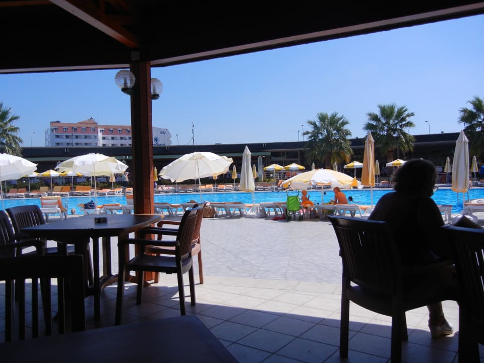 Relaxpool (Blick von Poolbar) VONRESORT Golden Beach