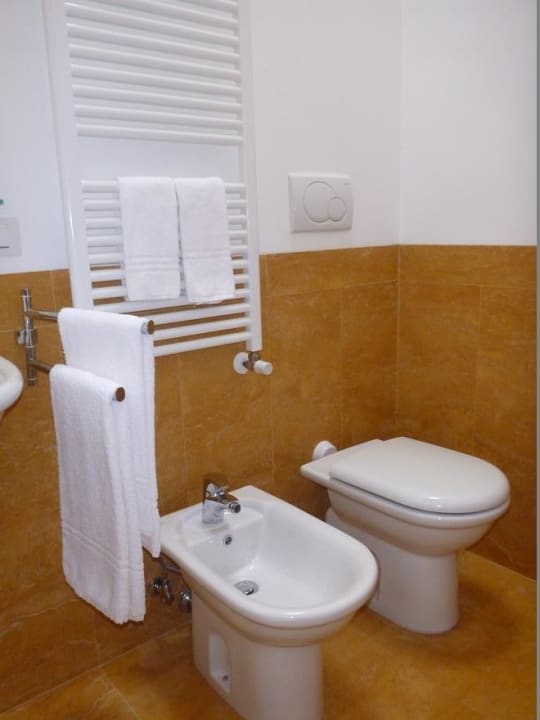 WC und Bidet - neu B&B Al Piccolo Clarin