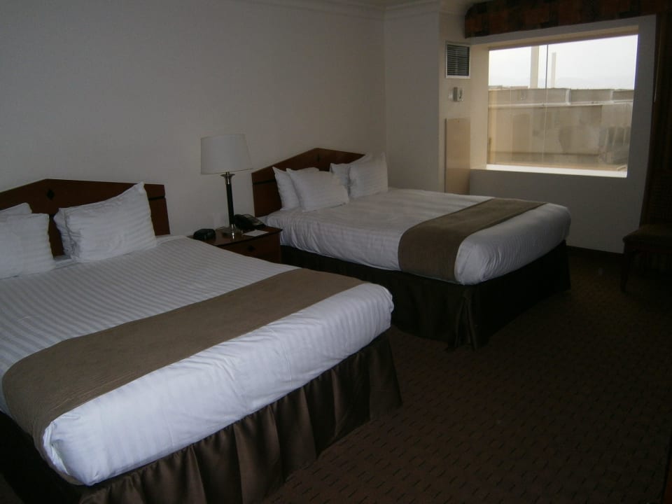 Bett The STRAT Hotel, Casino and SkyPod