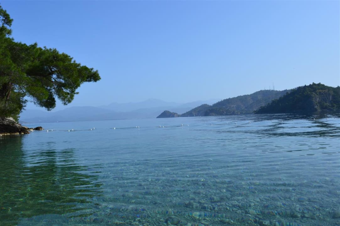 Strand Hillside Beach Club