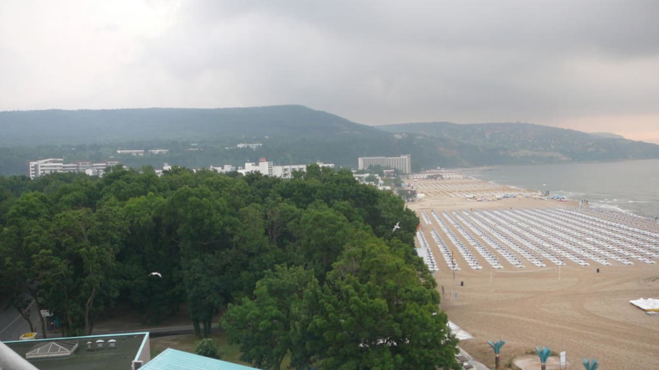 Widok w strone nadmorskiej promenady Hotel Borjana