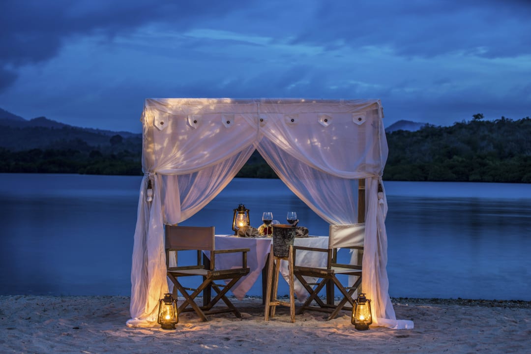 Romantic Dinner Menjangan Dynasty  Resort