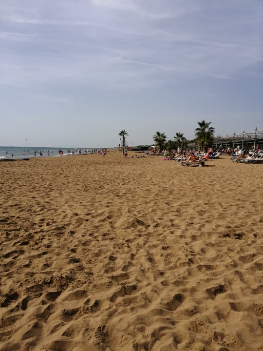 Strand Club Grand Side