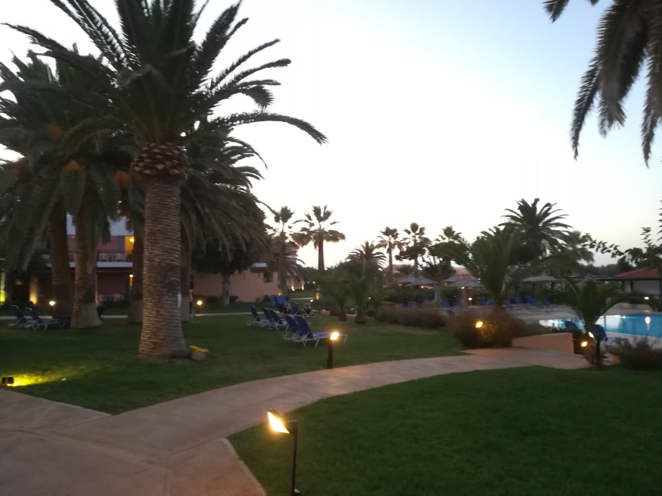 Gartenanlage Anissa Beach & Village